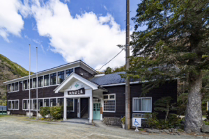 青少年宿泊施設やまびこ荘 外観