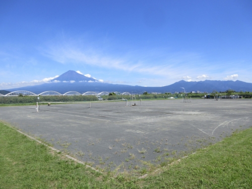 富士川河川敷憩いの広場 テニスコート1