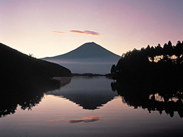 田貫湖と富士山