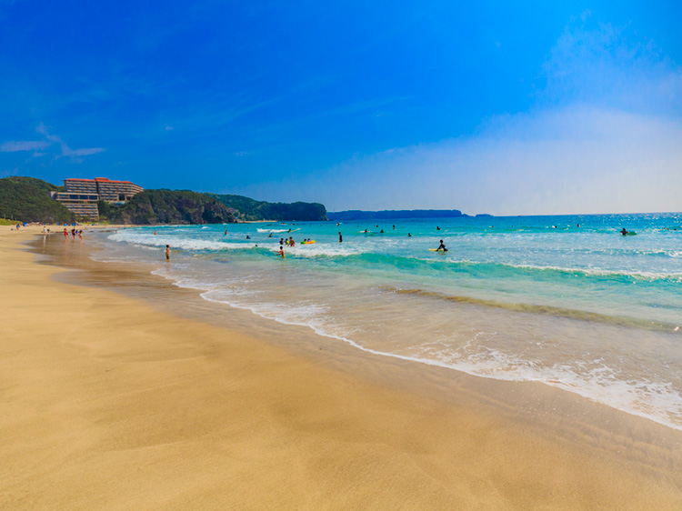 入田浜海岸の波打ち際